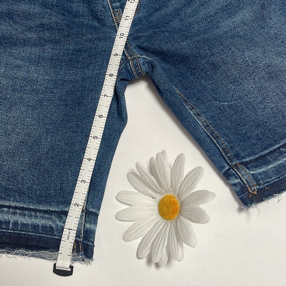 NWT Maternity Denim Shorts, Women’s Size Medium - Picture 5 of 5